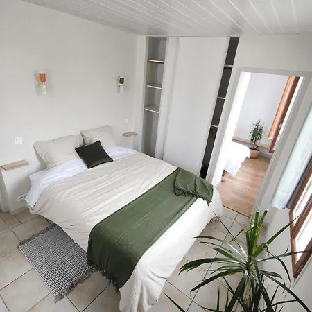 Apartamento Dans Le Vieux Fréjus